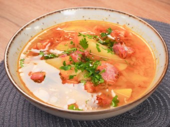 Суп с копчеными ребрышками