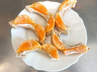 Десерт с мандарином на баранках