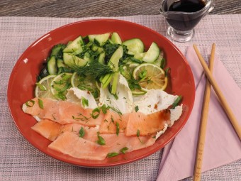 Поке с лососем и лаймом