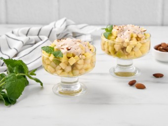 Фруктовый салат с миндальным кремом