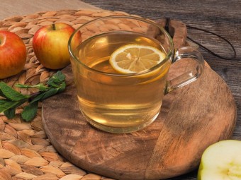 Домашний компот из сушеных яблок с корицей