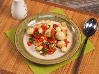 Маринованные шампиньоны с болгарским перцем