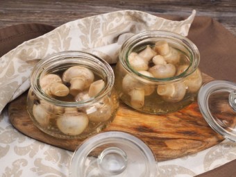 Маринованные шампиньоны в банке на зиму