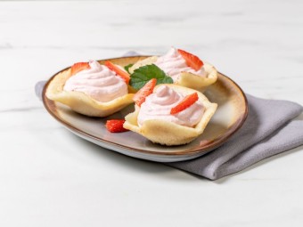 Пирожные «Белковые корзиночки с кремом»