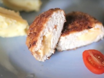 Куриные котлеты с тающим сыром