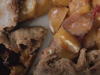 Галеты со сливой и инжиром