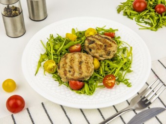 Котлеты из куриного фарша с шампиньонами в духовке