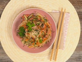 Фунчоза с колбасой