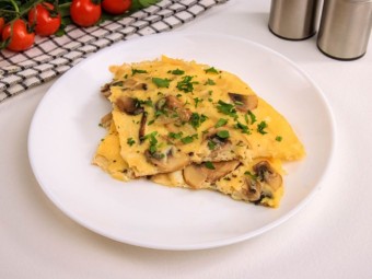 Омлет с грибами и сливками