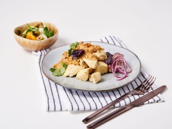 Сациви из филе индейки с молотым кориандром