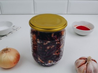 Салат по-корейски в банках