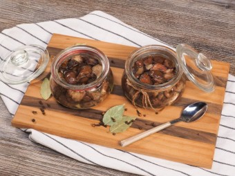 Маринованные маслята