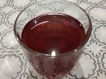 Вишневый компот с мятой и корицей