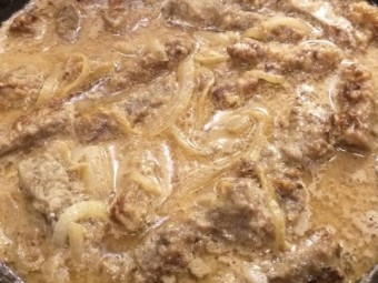 Бефстроганов из говяжьей печени