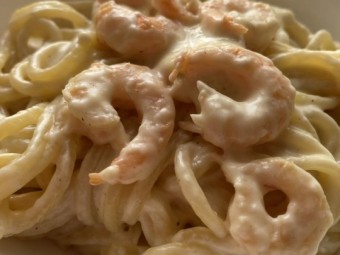 Паста с креветками, специями и сыром