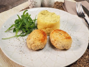 Куриные котлеты в сухарях