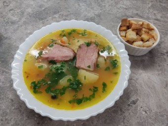 Гороховый суп со свиными ребрышками