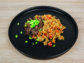 Булгур с овощами и говядиной